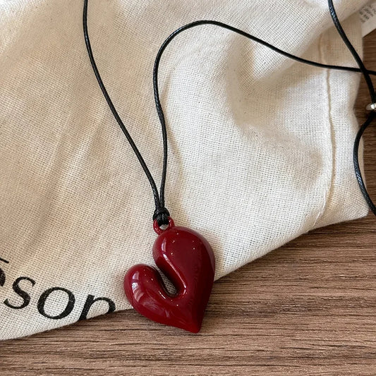 Retro Heart Pendant – ’80s Inspired Romance