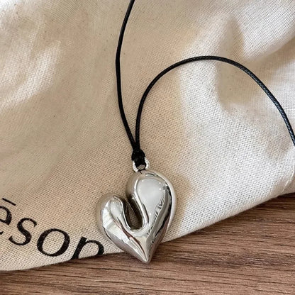 Retro Heart Pendant – ’80s Inspired Romance